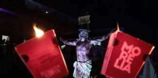 Cierra programa de Semana Santa con espectacular Procesión del Silencio