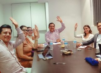 Víctor Manríquez González reconoce el papel fundamental de las madres en México y Michoacán