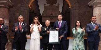 Recibe el Cardenal, Alberto Suárez Inda, la presea Generalísimo Morelos