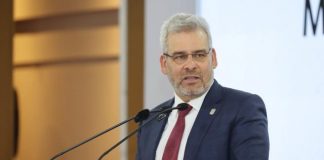 Firme, el rechazo de imponer un gravamen a remesas de migrantes: Bedolla