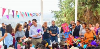 Ha entregado 11 techumbres, gobierno de Alfonso Martínez a escuelas y centros comunitarios