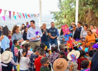 Ha entregado 11 techumbres, gobierno de Alfonso Martínez a escuelas y centros comunitarios