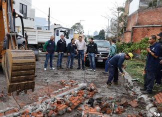 Supervisa Alfonso Martínez, jornada de limpieza; retiran escombros, maleza y basura