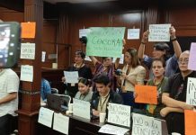 Se manifiestan periodistas en sesión del Congreso de Michoacán; exigen parlamento abierto para discutir reforma para tipificar apología del delito