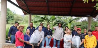 Vicente Gómez promueve siembra de tilapia en el Distrito XIX