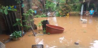 Sábado de emergencia en Lázaro Cárdenas tras el paso de la tormenta “Dalila”