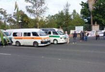 Bloquean transportistas y aliados, acceso a Casa Michoacán; habrá más movilizaciones ante ausencia de diálogo con gobierno estatal