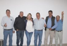 Se reúne Brissa Arroyo con líderes perredistas de diferentes regiones