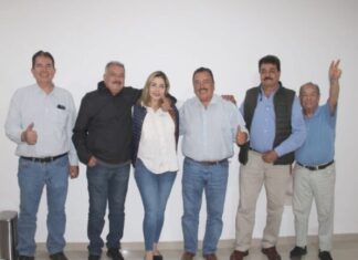 Se reúne Brissa Arroyo con líderes perredistas de diferentes regiones