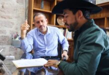 Humberto Jiménez gestiona líquido fumigante para combatir dengue ante el Gobierno del Estado