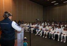 Yarabí Ávila llama a estudiantes a realizar su servicio social con vocación de servir