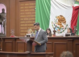 Presenta Poncho Chávez iniciativa para cámaras en equipo de policías municipales y estatales