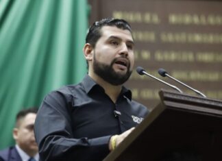 Octavio Ocampo presenta iniciativa para facilitar revalidación de estudios a migrantes retornados