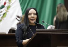 Adriana Campos propone homenajear a los migrantes michoacanos con inscripción en el muro con letras doradas del Congreso
