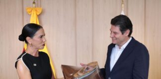 Celebra Alfonso Martínez nuevo vuelo Morelia-Ixtapa
