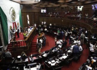 «Congreso aprueba renuncia de Adrián López Solís como fiscal; convocan a nuevo proceso de selección»