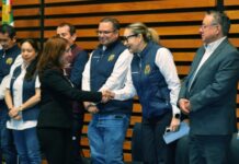 Yarabí Ávila reconoce a estudiantes que realizarán su servicio social en las comunidades que más lo necesitan