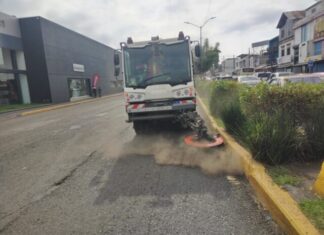 Gobierno de Morelia refuerza limpieza con barrido mecánico en Avenida Madero Poniente