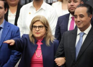 Azucena Marín Correa toma protesta como Magistrada del TAAM