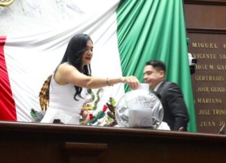 Da Diana Espinoza, voto de confianza a Carlos Torres Piña, al frente de la FGE