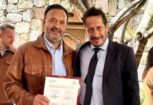 Julio Arreola firma convenio para agilizar y simplificar servicios en Pátzcuaro
