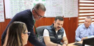 Yankel Benítez y vecinos de Ríos Mexicanos avanzan en gestiones para regularizar servicio ante CFE