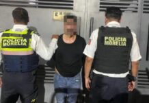 Policía Morelia detiene a civil con arma de fuego en Plaza Carrillo