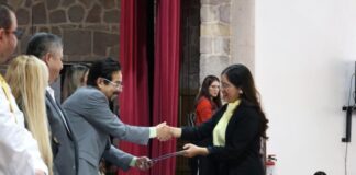 A mantenerse actualizados de manera permanente invitan a graduados de la Licenciatura en Enfermería