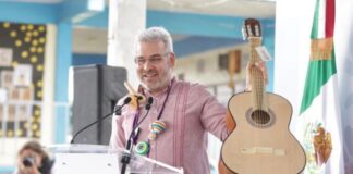Guitarras de Paracho, instrumentos de paz que reconstruyen el tejido social: Bedolla