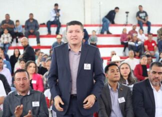 Otorga Vicente Gómez apoyos diversos en localidades del distrito XIX