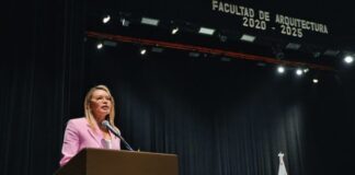 Yarabí Ávila insta a graduados de Arquitectura a defender la igualdad de oportunidades y luchar contra la discriminación de género