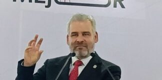 “Las mujeres pueden vestir como quieran”: gobernador defiende a Giulianna Bugarini