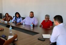 Yankel Benítez escucha y atiende a vecinos de colonia Primo Tapia