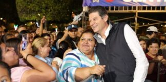 Alfonso Martínez celebra con miles de morelianos el aniversario de Morelos