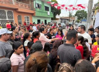 Adriana Campos Huirache continúa apoyando a las familias con el regreso a clases