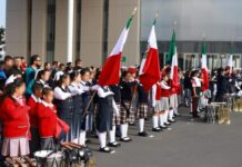 Alfonso Martínez, entrega Bandera Nacional y Bandas de Guerra a escuelas públicas