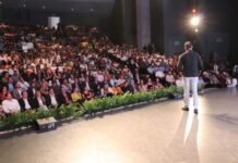 Octavio Ocampo presenta su primer informe en Zitácuaro