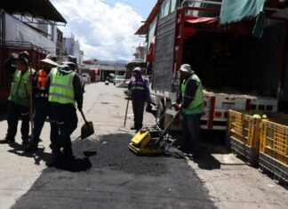 En distintos puntos, Gobierno de Morelia realiza acciones de bacheo y mantenimiento vial