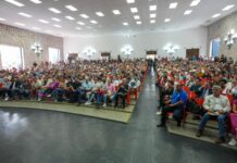 Yarabí Ávila se reúne con más de mil docentes nicolaitas