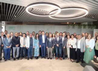 Presenta Alfonso Martínez proyectos de desarrollo a empresarios