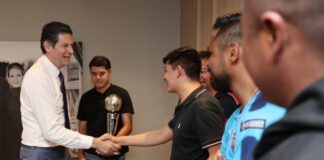 Alfonso Martínez reconoce al Club Michoacán de Sordos por su tercer lugar en torneo relámpago