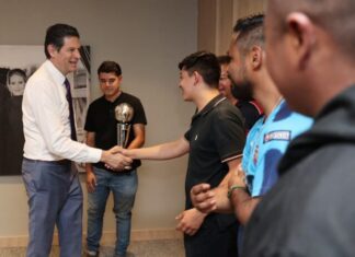 Alfonso Martínez reconoce al Club Michoacán de Sordos por su tercer lugar en torneo relámpago
