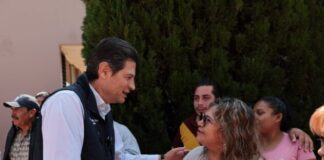 Entrega Alfonso Martínez material para mejorar área gastronómica de Mercado Independencia