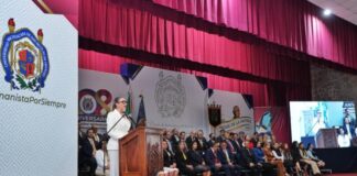 481 estudiantes reciben el Premio Padre de la Patria; representan el ejército de gran excelencia de la UMSNH, señala Yarabí Ávila