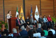A romper paradigmas y a seguir creando, convoca Yarabí Ávila a estudiantes nicolaitas
