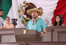 Otorga 76 Legislatura Presea “Constitución de 1814” a Felipe Orlando Aragón Andrade