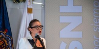 La Facultad de Economía innova y se transforma; Yarabí Ávila asiste al 49 aniversario de la dependencia
