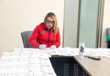 Administración de Yarabí Ávila inicia cruzada de entrega de Títulos Profesionales que estaban en rezago de 1985 a 2022