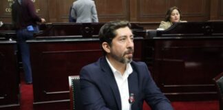 A propuesta de Abraham Espinoza, Congreso llama a reforzar la justicia económica y proteger los derechos del consumidor
