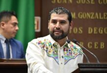 Octavio Ocampo propone blindar legalmente a maestras y maestros